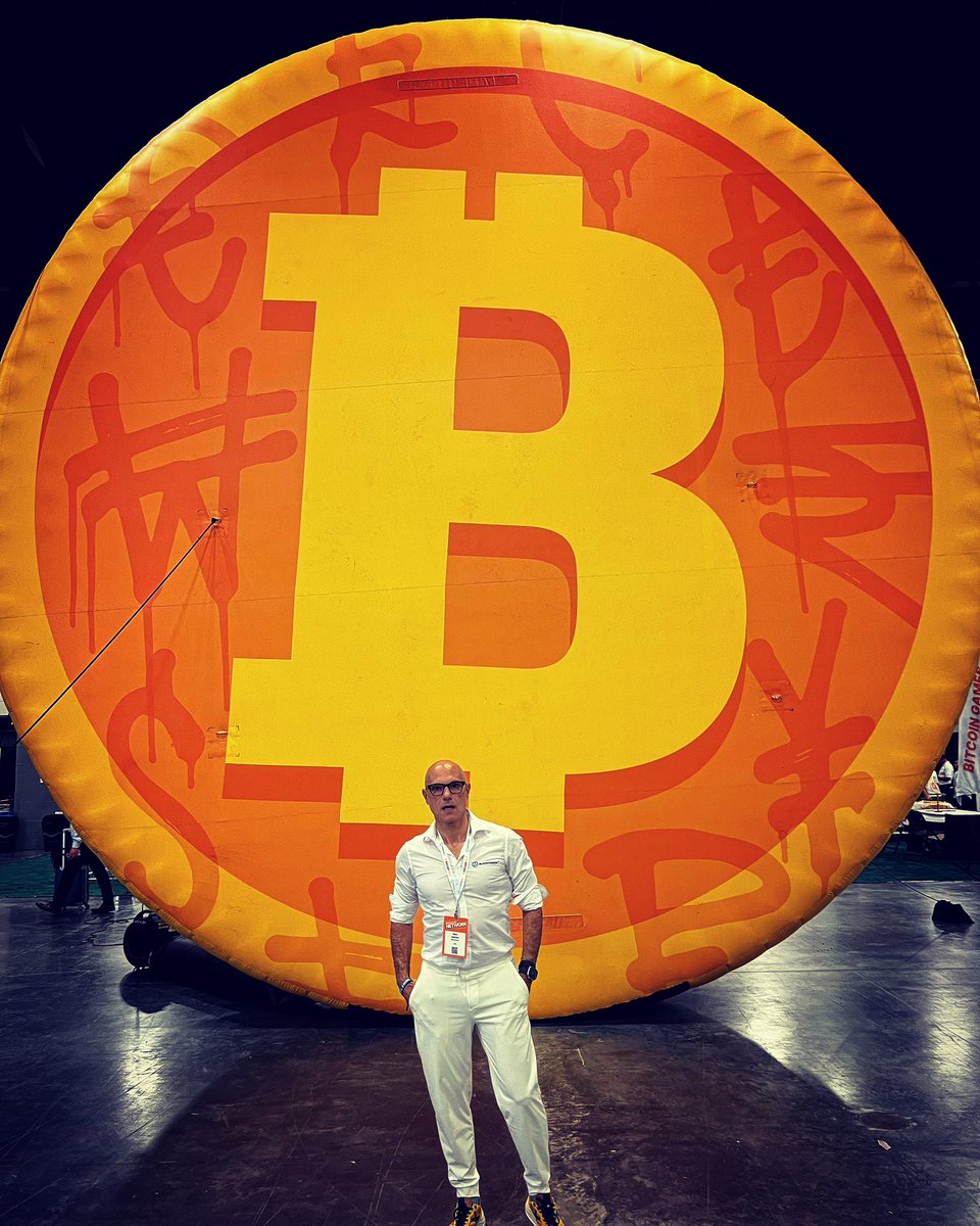 Blockfusion_CEO's tweet photo. Hello Miami - let’s connect #Blockfusion #Bitcoin #Bitcoin2023 https://t.co/XDxgKyauTB