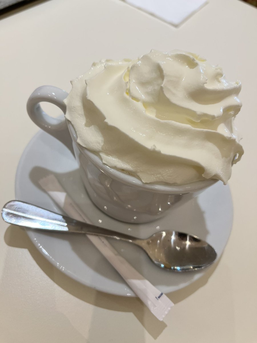 dawnseivers's tweet photo. Caffeinating my way across Paris day 4 #paris https://t.co/ZBSm2XienO
