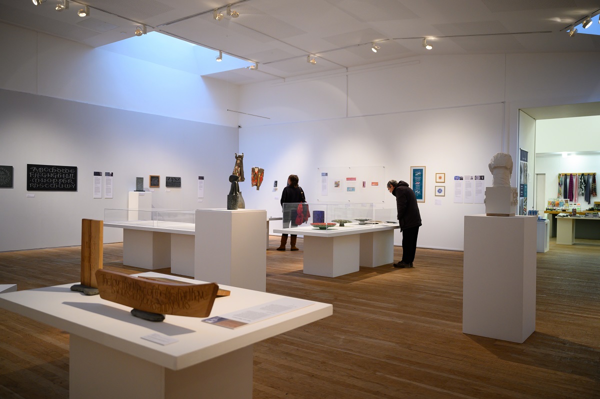 GoNorthWales's tweet image. Discover the enchanting town of Ruthin in North Wales. 
Enjoy its rich history, explore a medieval castle, wander through charming streets, indulge in delicious Welsh cuisine, and experience its lively modern arts scene.
#Hiraethog #NorthWales #Ruthin