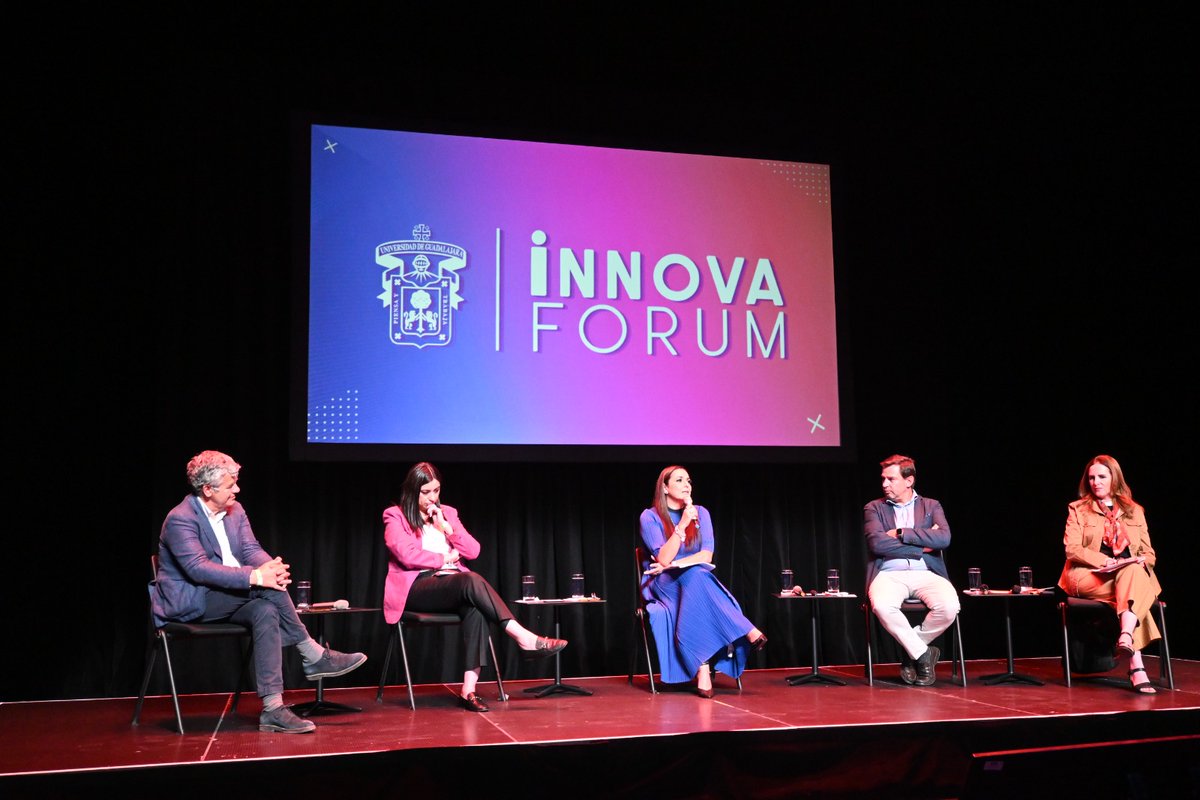 vaai_udg's tweet photo. Compartimos algunas fotos del Panel: La innovación y la vinculación interinstitucional como claves de éxito estudiantil", en @innova_forum 👩🎓🧑🎓.
Partició Gabriela Villanueva, jefa de nuestra Unidad de Centros de Emprendimiento e Innovación 👏.
#CGIPV #ComunidadUDG #iNNOVAFORUM https://t.co/DUsmDJjU8N
