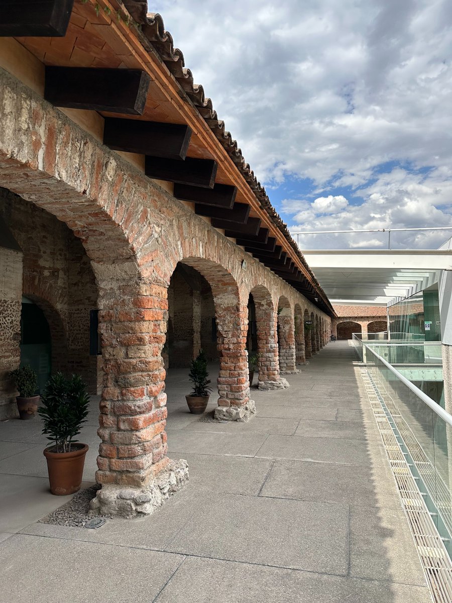 DrJohnnyHon's tweet photo. Visiting #CentroFox, a center of studies that holds a library, museum and presidential history center, an incredible institution founded by former president of Mexico, Vicente Fox, to encourage #youngpeople and train #compassionateleaders.

#Mexico #DrJohnnyHon #GlobalGroupHK https://t.co/CFgMONiQR2