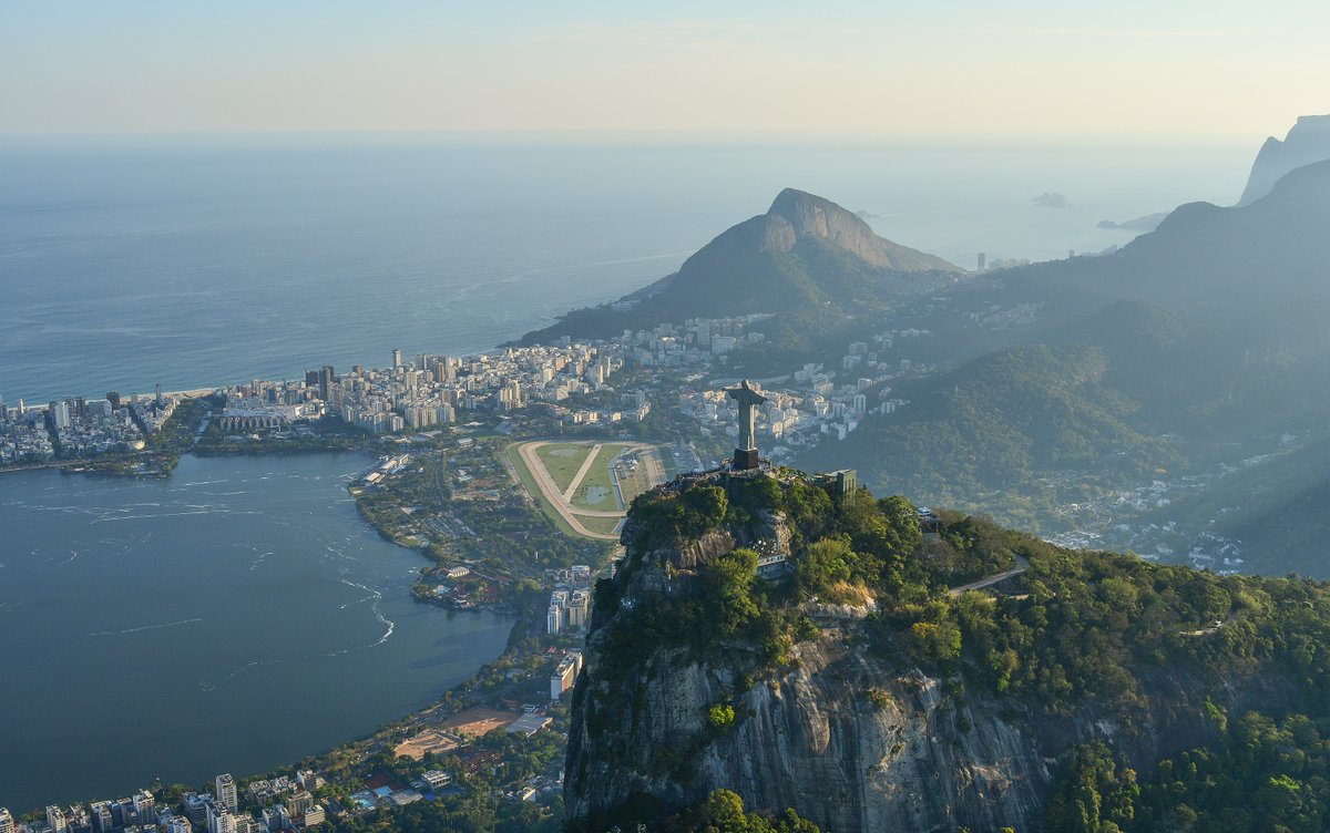 OnsiteTravelApp's tweet photo. Unleash your wanderlust and let the vibrant spirit of Brazil embrace you! 🌴✨ Standing tall above the captivating city of Rio de Janeiro, the iconic Redento Christ monument welcomes you with open arms. Feel the awe-inspiring power of this majestic landmark and let it ignite your https://t.co/MIjQvY6hPE