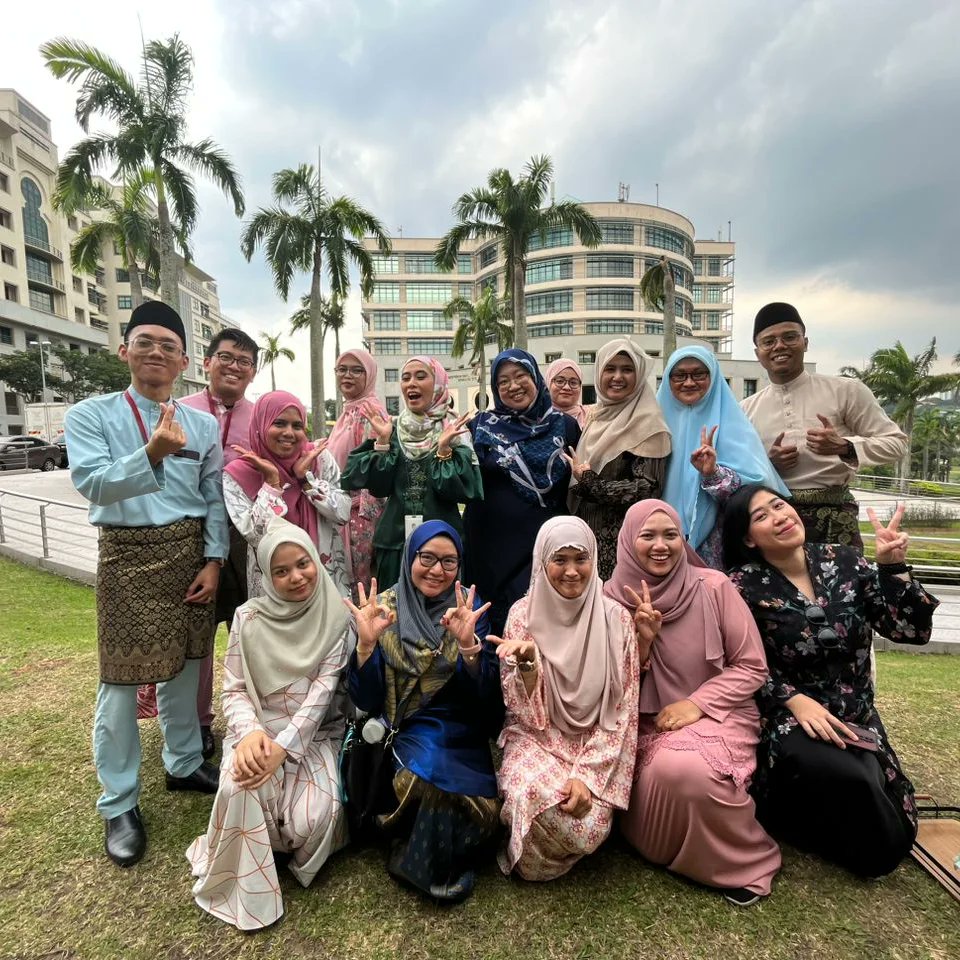 Another round of Raya at Majlis Perjumpaan YB Menteri MOSTI dengan Pemain Industri Sains, Teknologi dan Inovasi serta Warga MOSTI! 

#WeAreNIBM #NIBM #NIBMMalaysia #mosti #stipemacuekonomi #merakyatkansains #menginsankanteknologi