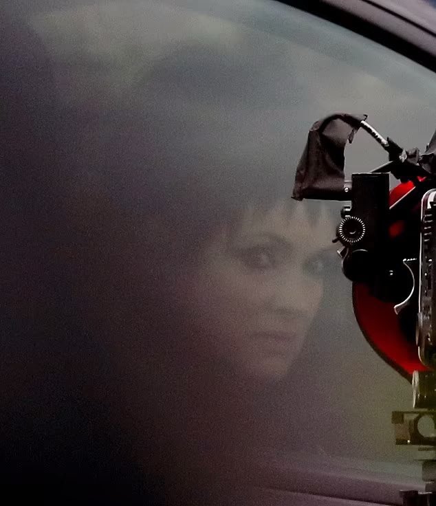 EpicFilmGuys's tweet image. Whoa! Winona Ryder is back as Lydia Deetz on the set of Beetlejuice 2!