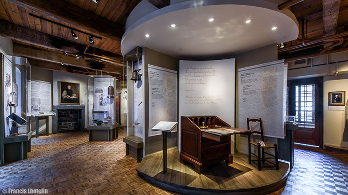 Dans le cadre de la Journée internationale des musées, nous aimerions vous rappeler que notre ancienne exposition permanente "Marcher dans ses pas" est accessible en ligne ici  sgm-visites.ca/visite.html  #IMD2023 #histoire #histoiremontreal #histoiremtl #patrimoinereligieux