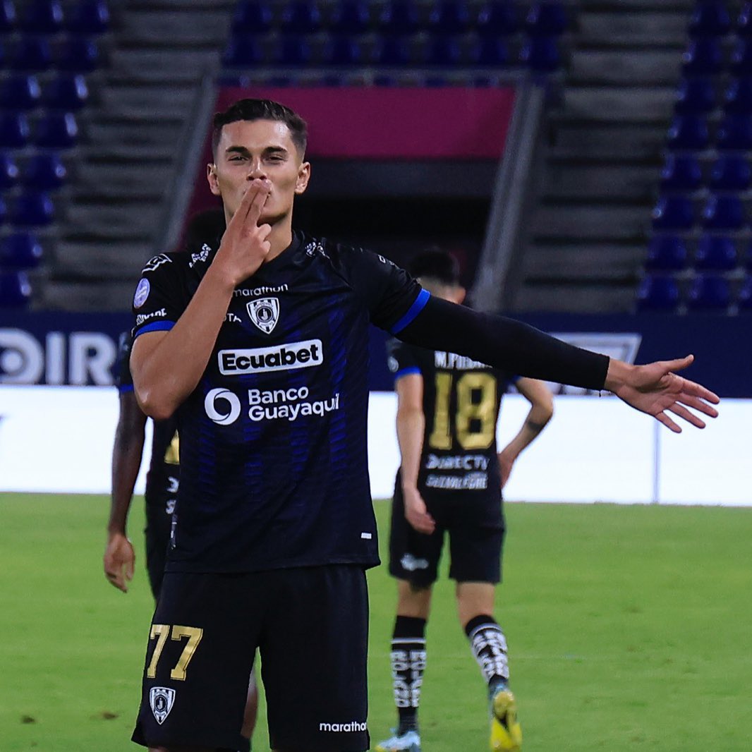mateozambranob's tweet photo. +3 💙🖤 https://t.co/4DUXzXO2qk