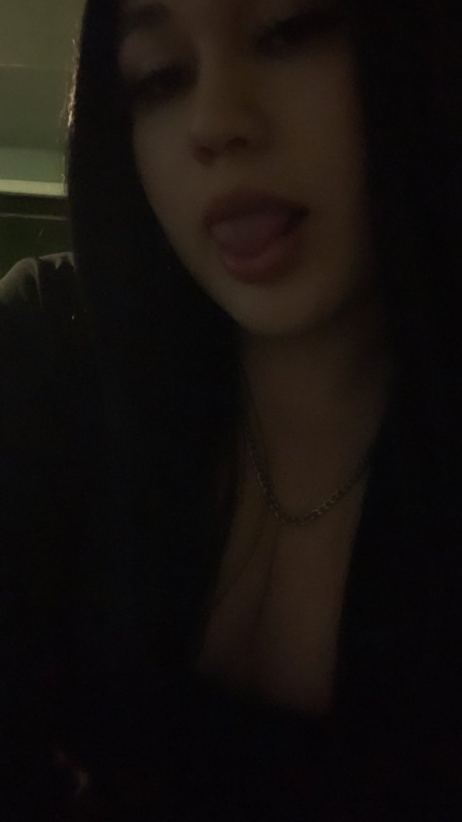TrueAliyah's tweet photo. I think I’m pretty attractive 😌
#nsfw_acc #nsfwaccounts #nsfwaccount #nsfw #bbc #bankalar #bigdicksociety #dickrate #findom #findomdrain https://t.co/V9Fy2eA1r0