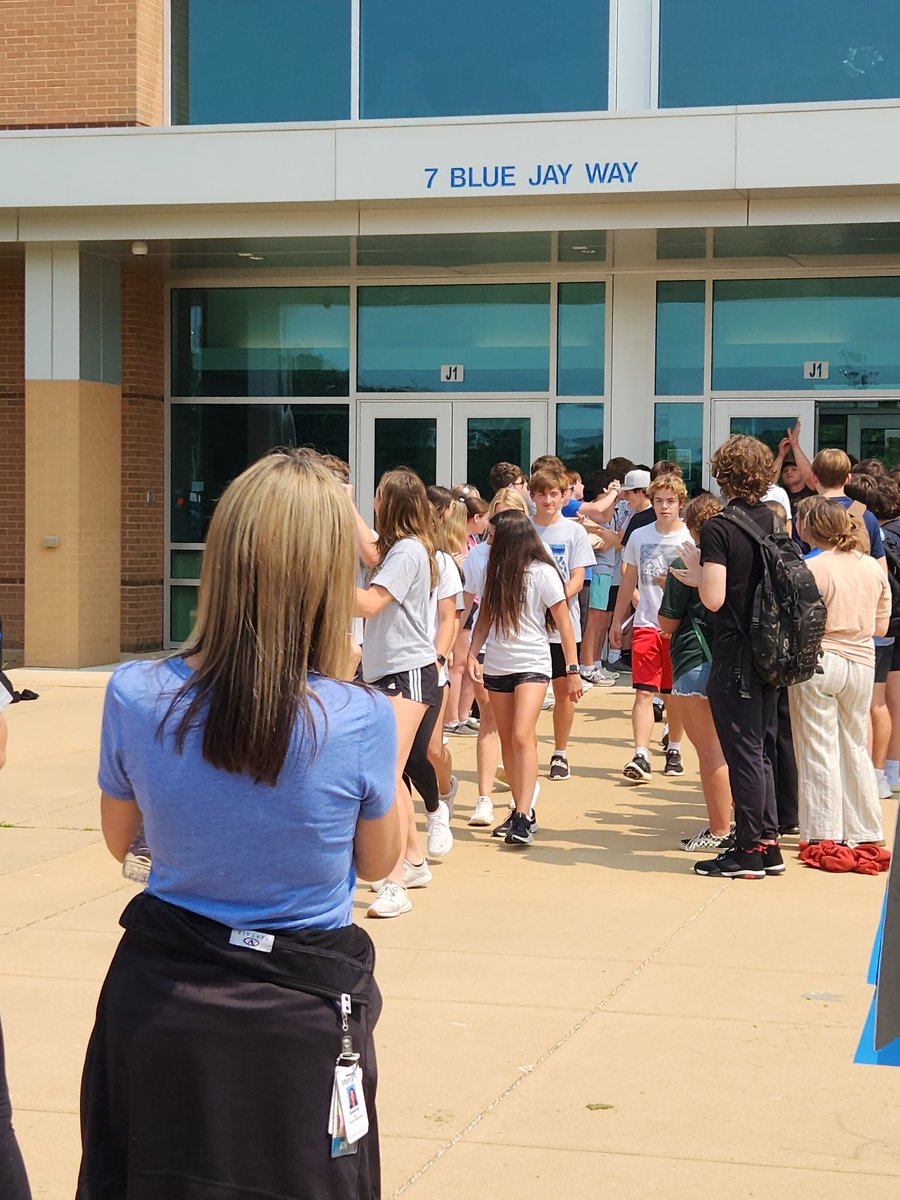 R7 Activities tweet media