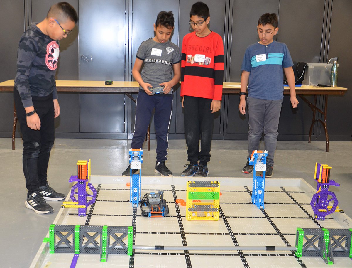 Peel District School Board (@peelschools) on Twitter photo Thank you to all participating Grade 4 to 8 students and their teachers, <a href="/JudithNymanSS/">Judith Nyman S.S.</a> students and staff, CBO staff and teacher volunteers that helped make the 19th Annual Peel Skills 2023 a success. See the link for more information sites.google.com/pdsb.net/psc-e… Thank you to all participating Grade 4 to 8 students and their teachers, <a href="/JudithNymanSS/">Judith Nyman S.S.</a> students and staff, CBO staff and teacher volunteers that helped make the 19th Annual Peel Skills 2023 a success. See the link for more information sites.google.com/pdsb.net/psc-e…