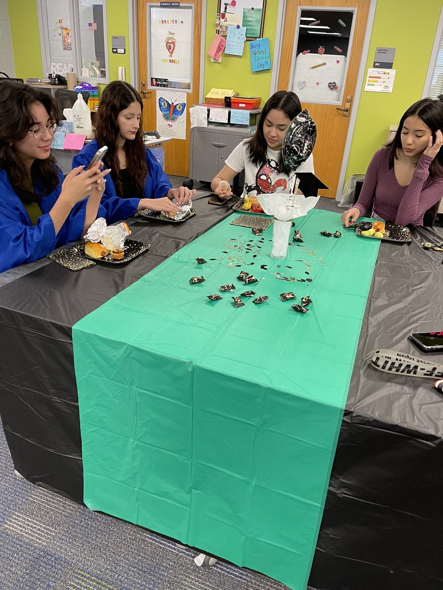 CounselorMillet's tweet image. We are so excited to welcome the  #GraduatingClassOf2023 who attended @gheeagles They are all grown up and ready to take on the next step in their journey! #RISDBelieves #2023Graduates @RISDcounselors