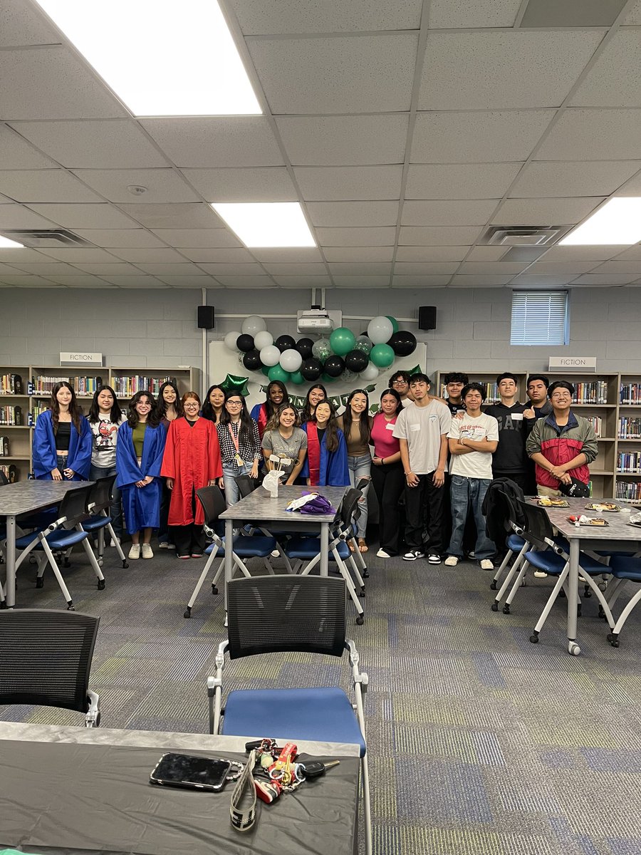 CounselorMillet's tweet image. We are so excited to welcome the  #GraduatingClassOf2023 who attended @gheeagles They are all grown up and ready to take on the next step in their journey! #RISDBelieves #2023Graduates @RISDcounselors
