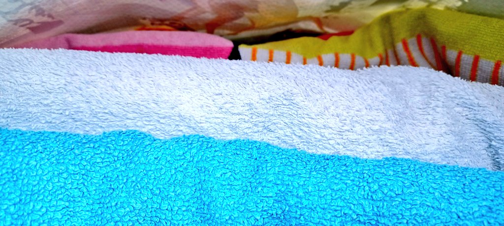 Another bundle of laundered discarded beach towels donated to @AssisiSanctuary @isupportlhlh @KeepNIBeautiful @ANDborough @daera_ni #LoveYourBeach #LeaveNoTrace #TakeYourBelongingsHome #Reuse  ♻️