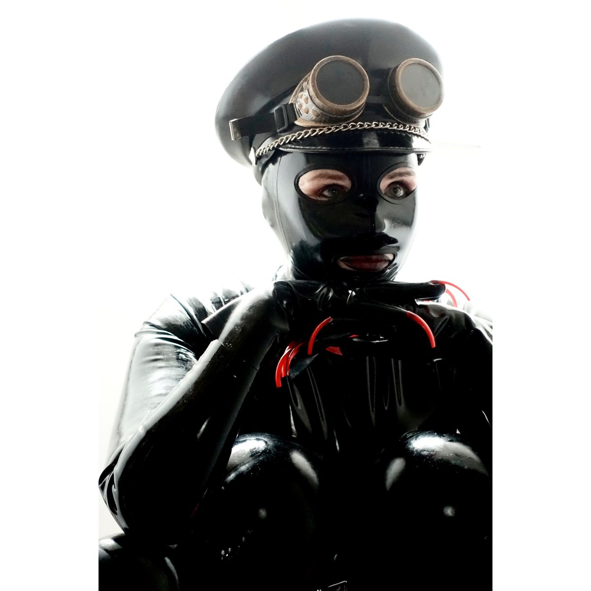 Latexdream 😋 #Rubber #Fetischstudio #Domina #heavyrubber  #obeyme