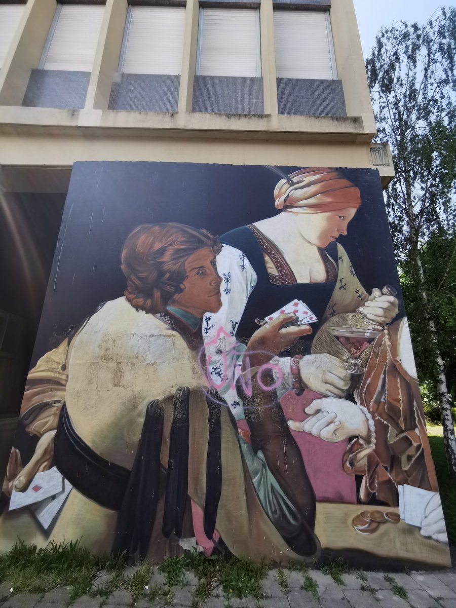 Little_Daf's tweet image. Promenade #StreetArt sur le campus de @UParisNanterre :  Hélas, hormis la magnifique fresque des #MonkeyBird ("le colosse aux pieds d'argile"), les autres sont abîmées par le temps (#Levalet) , les tags (#Madame, #AndreaRavoMattoni) ou les services de nettoyage du campus (😭)