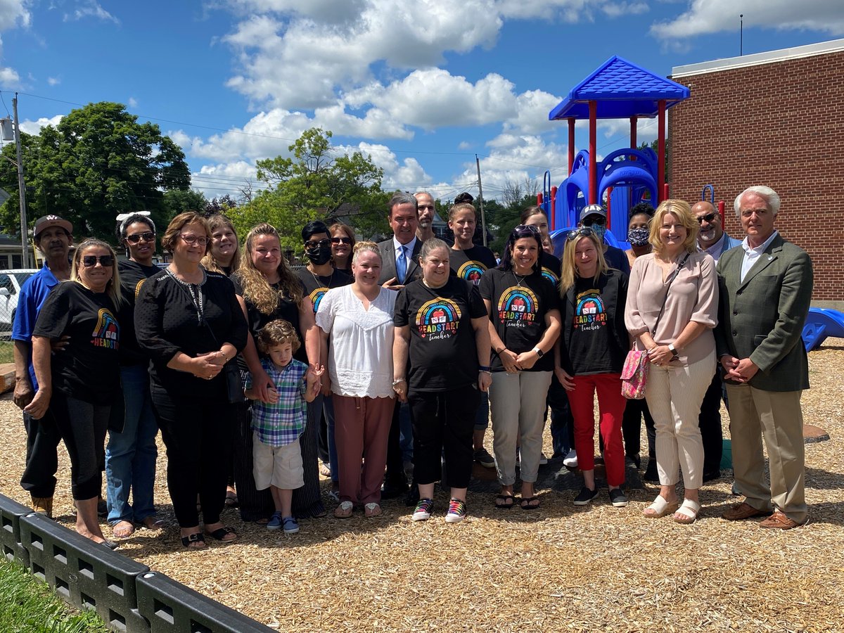 BHigginsBflo's tweet image. Since 1965, @HeadStartgov has provided children &amp;amp; families with critical support setting them up for educational success &amp;amp; a stronger economic future.

Today we celebrate #58YearsOfHeadStart &amp;amp; the role @NatlHeadStart plays in helping kids in Western New York #GetAHeadStart.