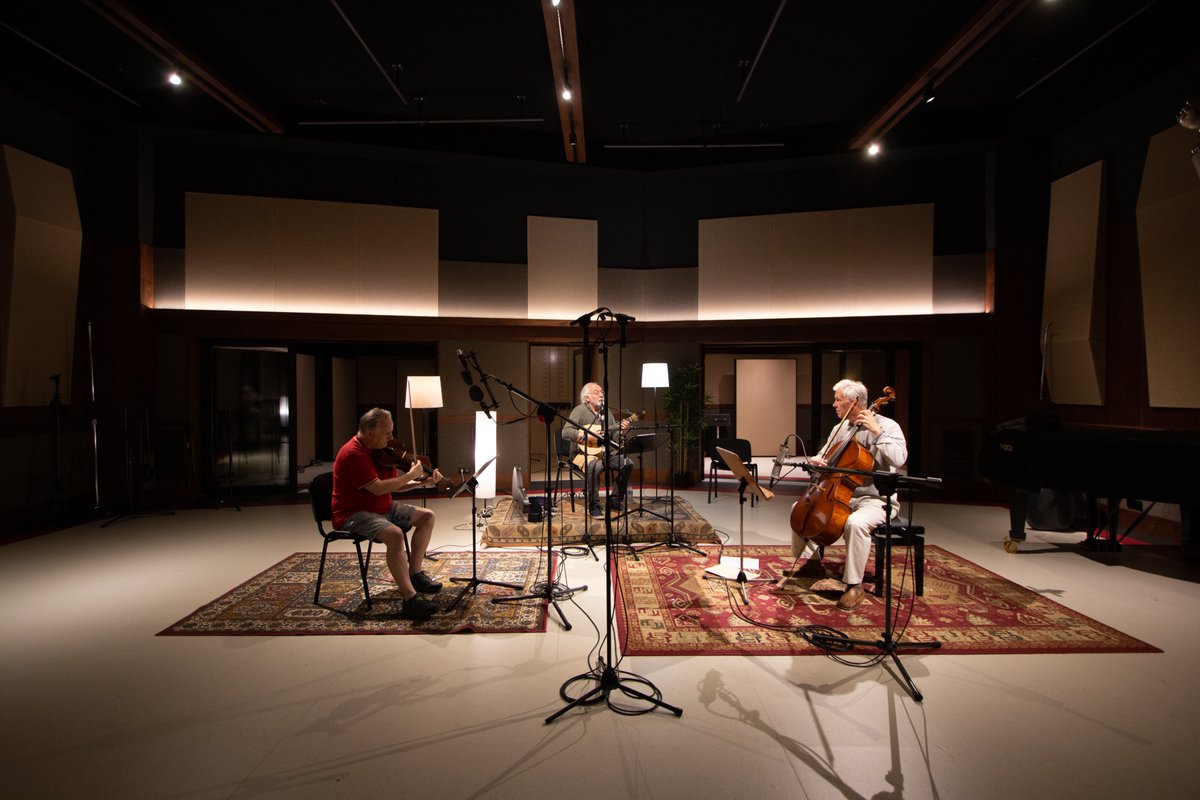 ardarecorders's tweet photo. The very talented Doc Rossi was in Studio A this week with producer and recording engineer Ian Dean, assisted by Bárbara Santos.
#DocRossi #ArdaRecorders #arda #recordingstudio #progear #prostudio #proaudio #proaudiogear #recordinginportugal #recordingineurope https://t.co/beJxlpUMgL