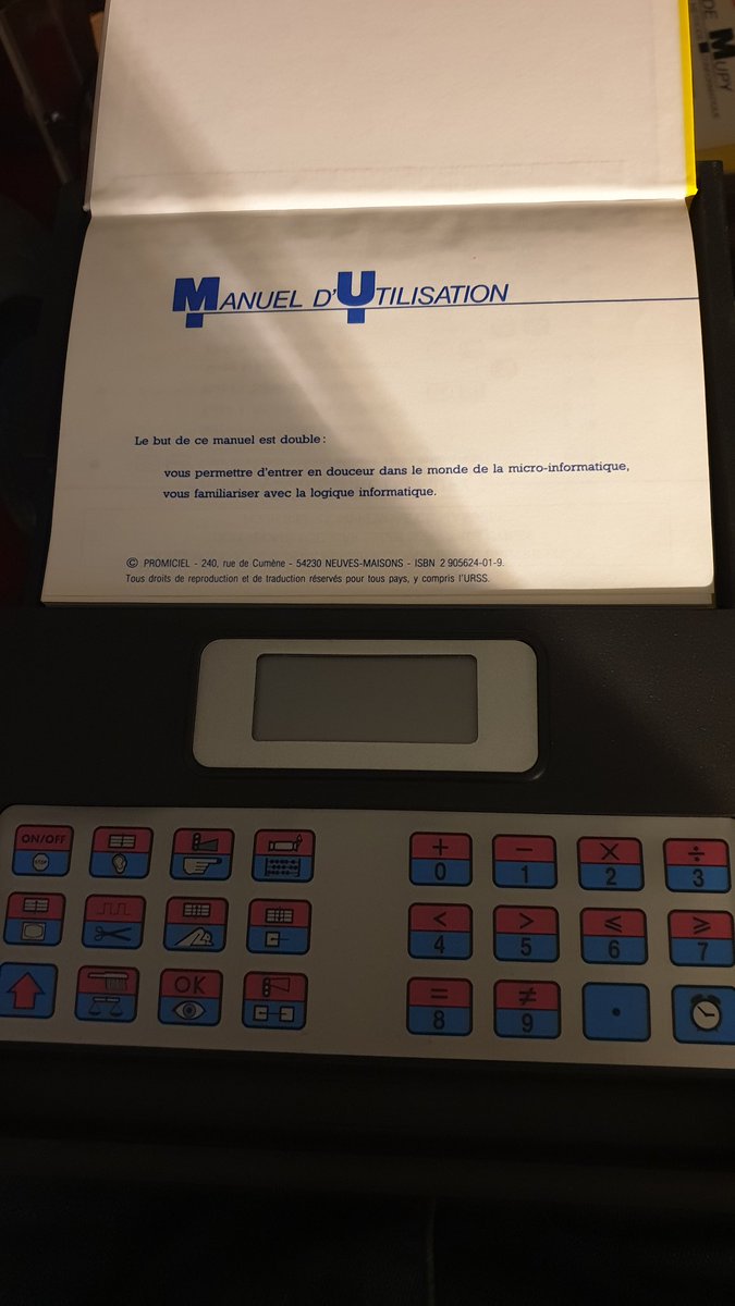 "Tous droits de reproduction et de traduction réservés pour tous pays, y compris l'URSS." 😅