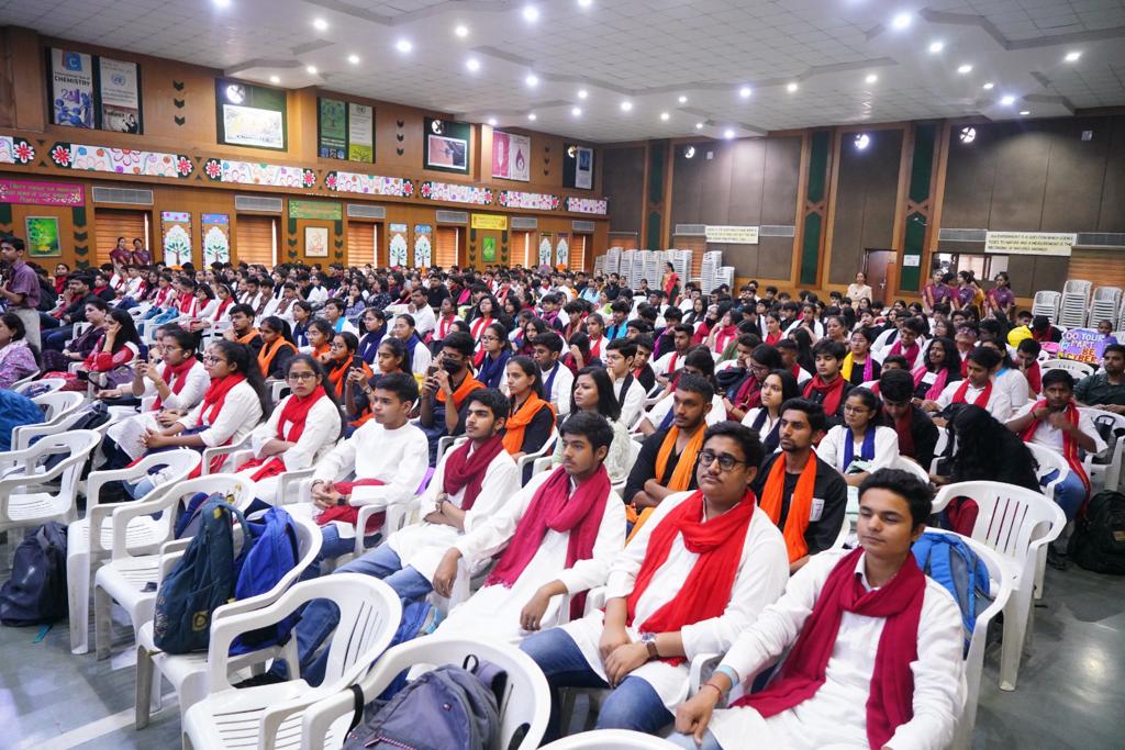 cyberpoliceggm's tweet photo. Under Cyber Champ Initiative, Gurugram Cyber Police and CSO organised Nukkad Natak Competition at DAV School Sec-14 where 30+ Gurugram schools participated
#cyberchamps
#cyberawareness
#cybersecurity
#beaware
#cyberpoliceggm
#cybersecurityofficer
#gurugrampolice
#school https://t.co/99GBYMe9nW