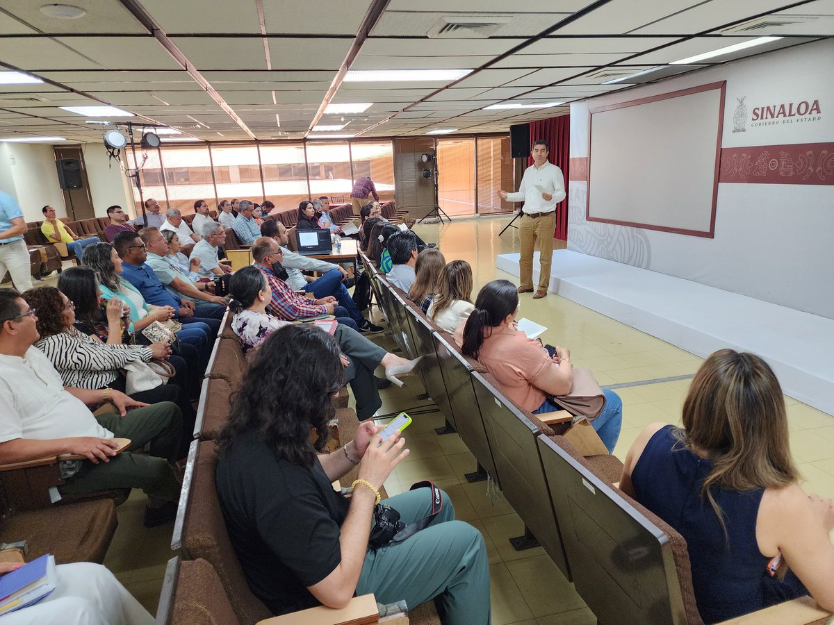 STRCSinaloa's tweet image. Sobre disciplina financiera, acceso a financiamiento y cumplimiento de obligaciones, se capacitó a 11 municipios a través de CPVCE-M y el apoyo de la Secretaría de Administración y Finanzas del @sinaloagobmx y @Banobras_mx BCS-Sinaloa.

@rochamoya_
@lupitaramirez75
@ContraloresMX