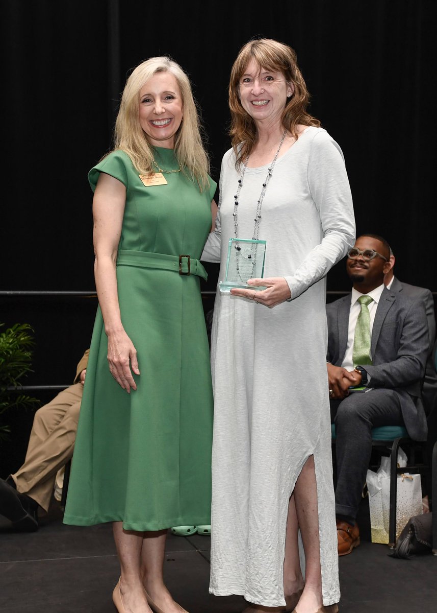HonorsUAB's tweet photo. We also recognized this year's Honors College Dean's Award recipients: Daniel Elston for Outstanding Undergraduate Student and Amy Cates for Excellence in Honors Teaching. Congrats to all of our graduates! #SetYourWorldOnFire (3/3) https://t.co/vxCgDoFsdh