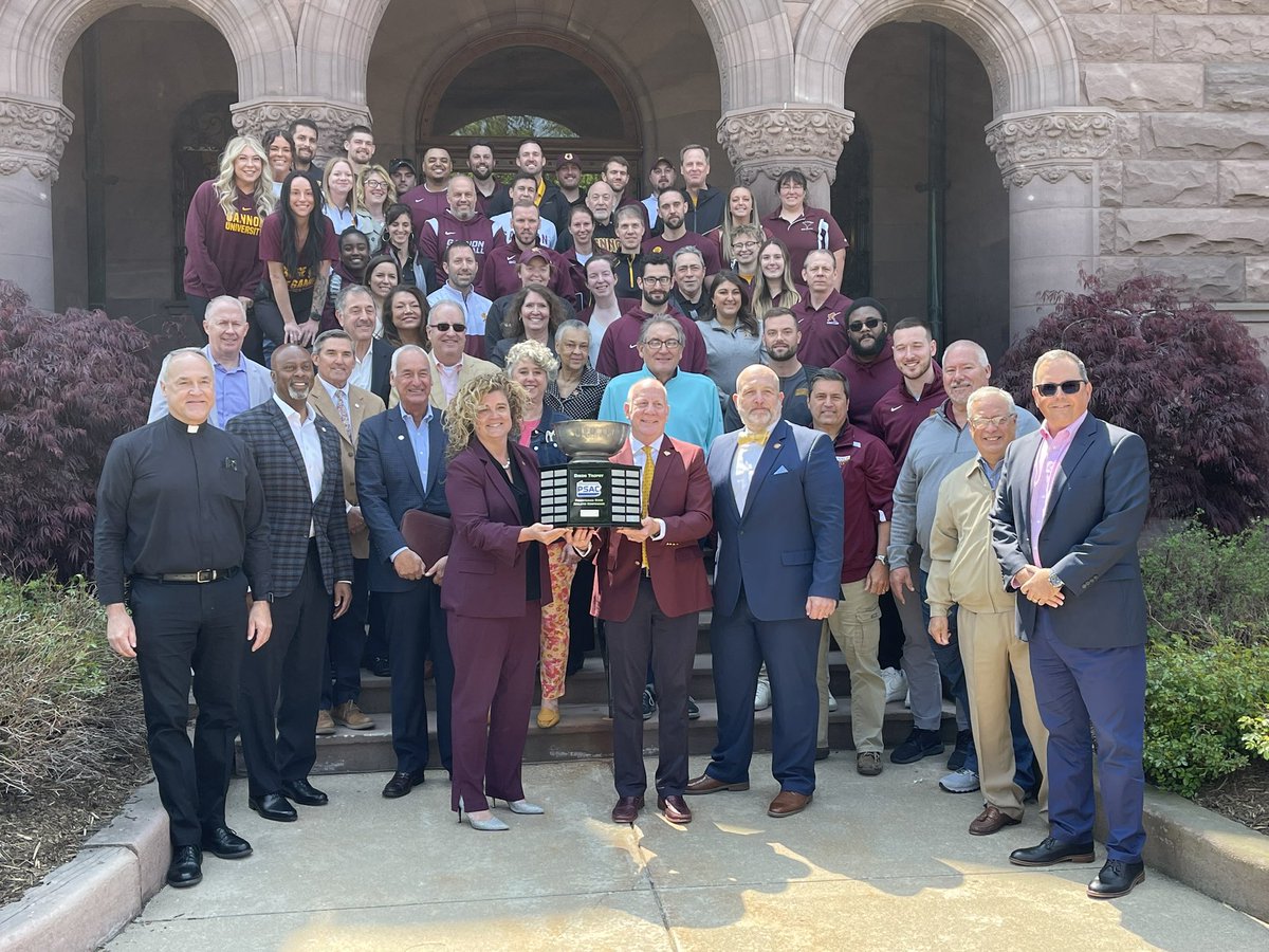 ETNreisenweber's tweet photo. What a year for a great group of coaches and admin. @GUKnights @GannonU @PSACsports https://t.co/Xk217ZRgRi