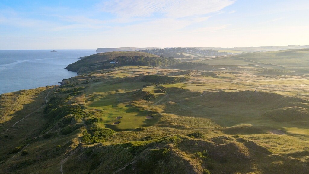 Looking down on the 16th green.
#stenodocgolfcourse #stenodoc #stenodocgolfclub
#golfincornwall #SWgolf #golf #golfing #worldtop100golf #top100golfcourses
#linksgolf
#cornwall #cornwallcoast #visitcornwall #jamesbraidgolfcourse
#golf #golflife #golfer #g… instagr.am/p/CsZA-2lIv6l/