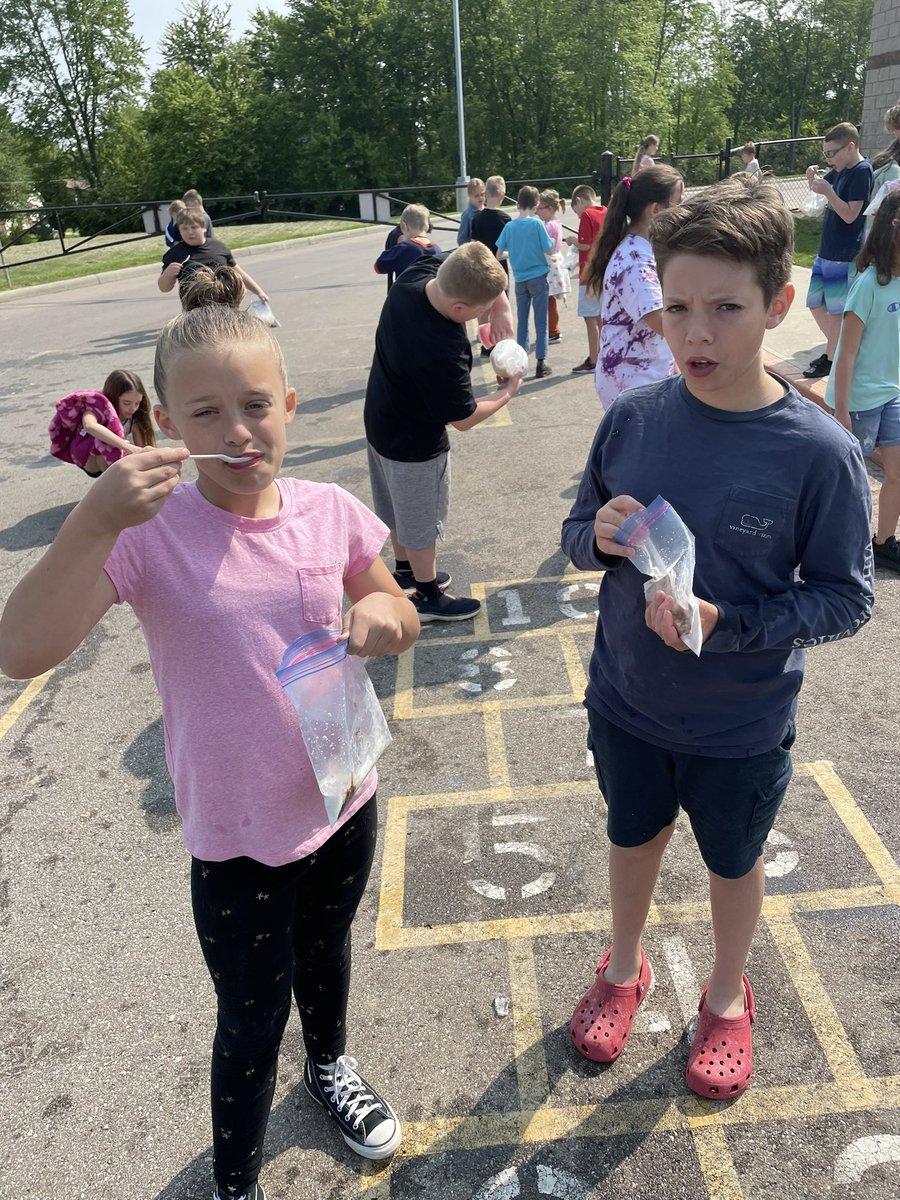 Nicole Hertel tweet media