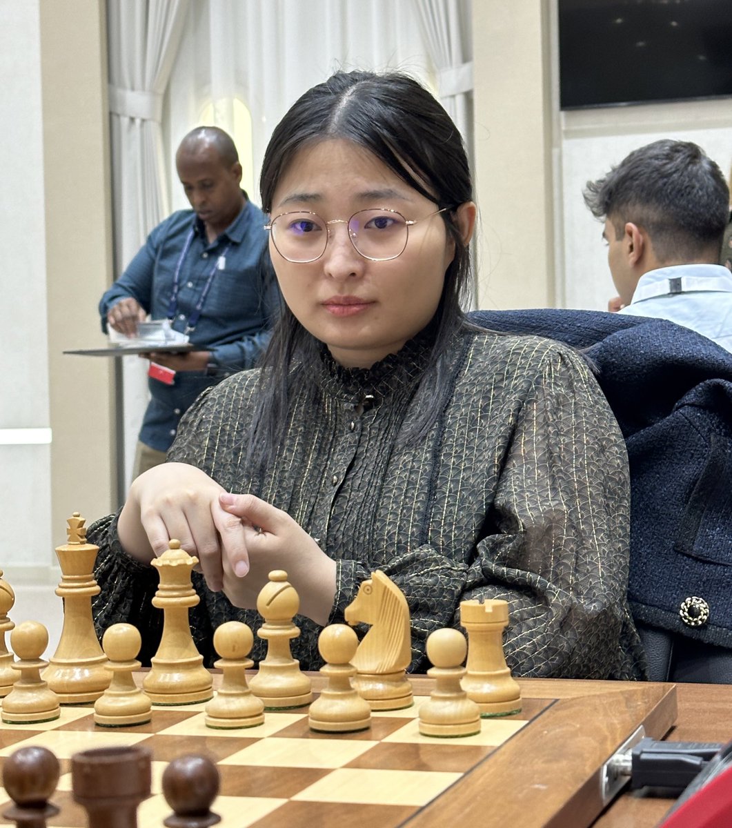 FIDE_chess's tweet image. 🔥 Women&apos;s World Champion GM Ju Wenjun beat India&apos;s #3 GM Vidit Gujrathi with Black today in the second round of the 6th edition of the #SharjahMasters, and is currently leading together with Praggnanandhaa with a perfect score! #WomenInChess

ℹ️ The tournament kicked off…