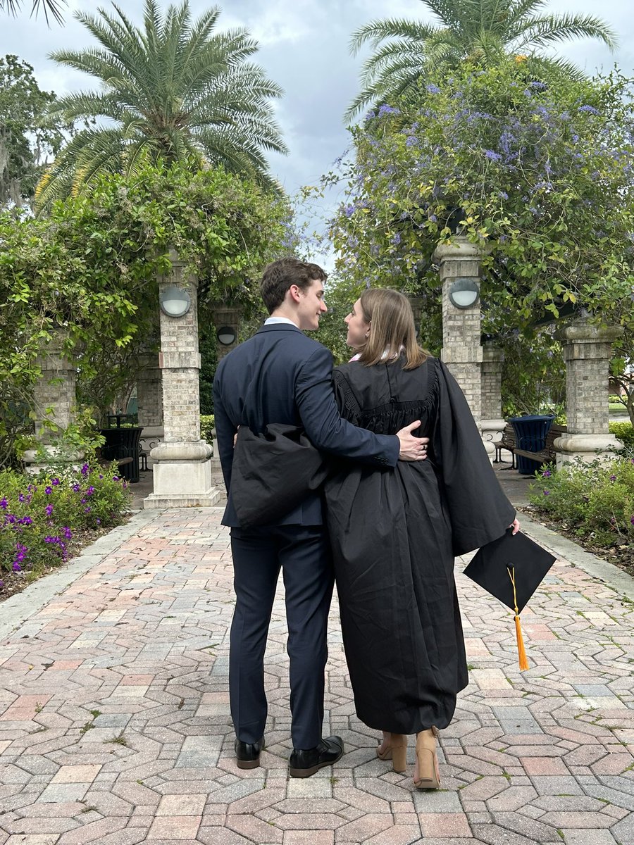 astrocatherinem's tweet photo. Almost two weeks ago I graduated with a B.S. in Physics with a focus in Astronomy! These are some of my favorite pics #gkco ⚔️💛🖤 https://t.co/MP1cjkuLLM