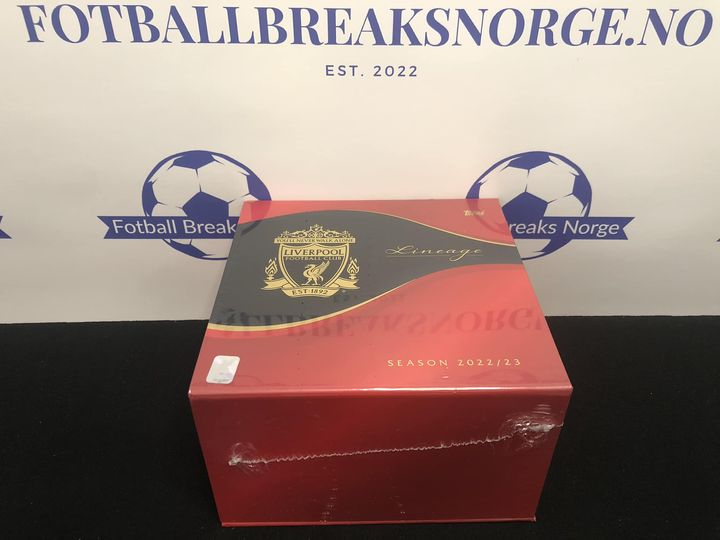 FotballBreaks's tweet photo. 🚨Random break Topps Liverpool Lineage🚨

I disse boksene er det 3 autograf i magnetic case i tillegg til en pakke med 7 kort, hvorav 2 er nummererte og et lenticular kort. https://t.co/Cq9MxW9bOQ
