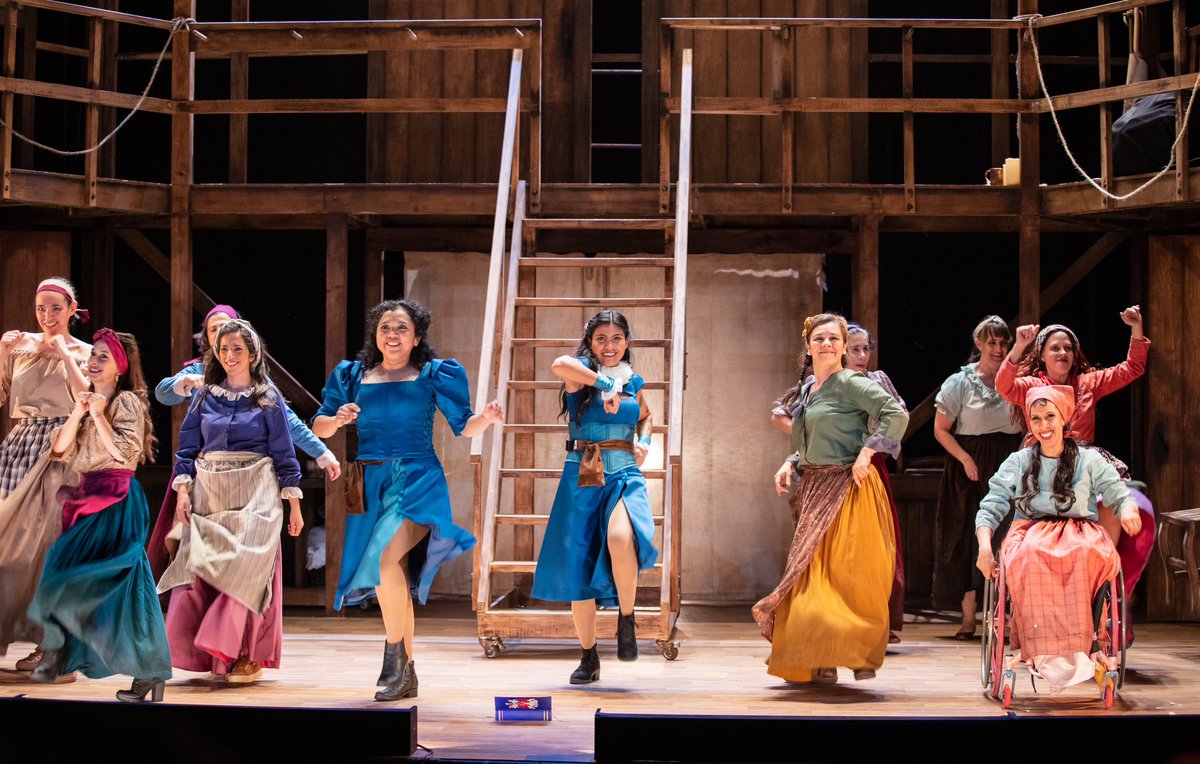 ¡ÚLTIMO JUEVES DE #EMILIA! 

Si eres de lxs que deja todo hasta el final, HOY es la oportunidad para ver la historia jamás contada de #EmiliaBassano 

🗓️ Jueves y viernes 20:00 h, sábado 19:00 h y domingo 18:00 h en el <a href="/Helenico/">Centro Cultural Helénico</a> 

🎟️En taquilla y en bit.ly/3KnBUwt

🧵