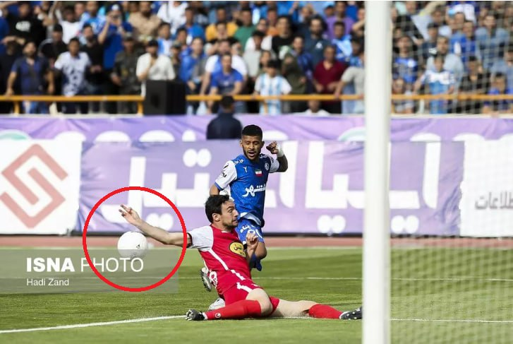 jafarusf's tweet photo. حکم قهرمانی پرسپولیس اینجا امضا شد! https://t.co/qt2yZ7ez3W