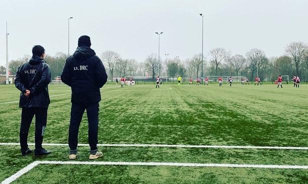 Jeugdtrainers gezocht voor de middenbouw van voetbalclub <a href="/svDRC/">sv DRC</a> in Amsterdam-Noord, hoofdklasse zaterdag niveau. Zonder overdrijven één van de leukste clubs van Amsterdam. cc <a href="/nealpetersen/">Neal Petersen</a> <a href="/RienkOosterhof/">Rienk Oosterhof</a> <a href="/KNVB/">KNVB</a> <a href="/HAVoetbal/">AmsterdamscheVoetbal</a>