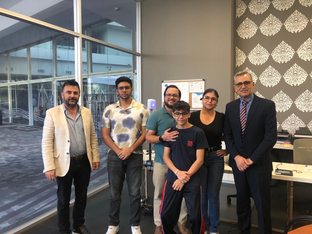 ItalyinEcuador's tweet photo. 🇮🇹 #MissioneManabi | El Jefe de la Cancillería Consular, Andrea Rapido Ragozzino, receptó los datos biométricos para la emisión de pasaportes. Agradecemos a la Corresponsal Consular en Manta, Brenda Ratti y el Presidente del Comites Ecuador, Salvatore Foti, por el apoyo. https://t.co/TwMzo0iJsm