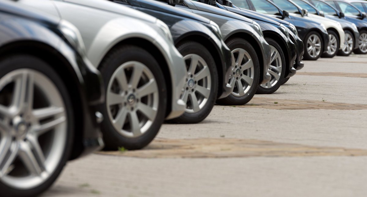❓ ¿Sabías que hay millones de personas afectadas por el cártel de coches? Si aún no tienes muy claro qué es y cómo saber si eres una de ellas, puedes despejar tus dudas en nuestro post bit.ly/3OExSmf
#CártelDeCoches #AfectadosCártelDeCoches #ReclamacionesCártelDeCoches