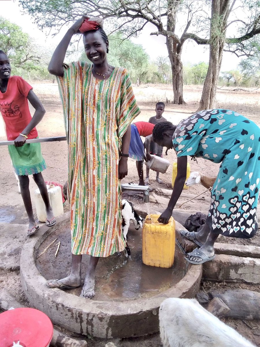 OneHeart1Lif3's tweet photo. RT waterisbasic "When women and girls stop looking for water, everything changes. 

These women in Warrap State, South Sudan stopped walking for water on April 22 when their well in Mabil village was repaired. 

Learn more about our Women’s Well Repa… https://t.co/lsyYsz9Z0d"