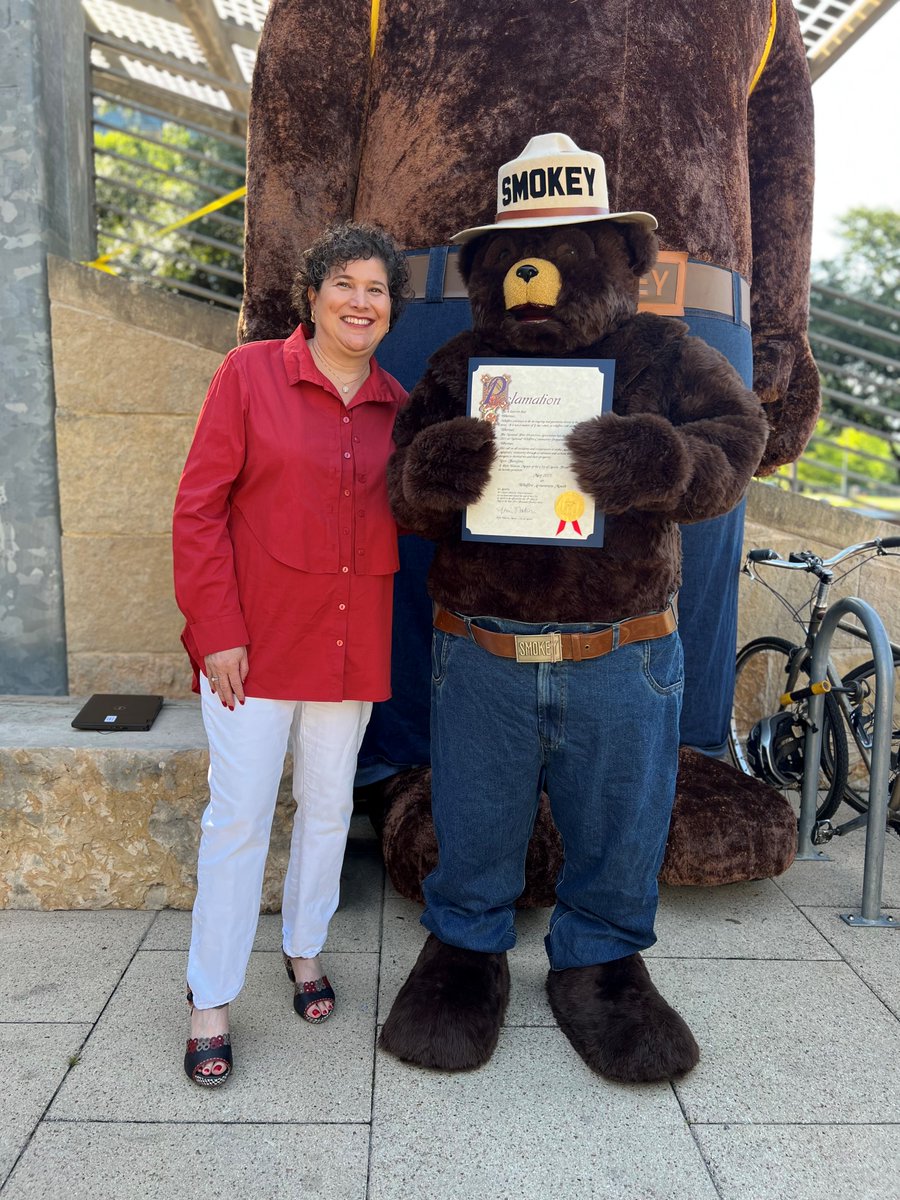 ALTERforATX's tweet photo. We had a special guest at the Council meeting today! #SmokeyBear, @AustinFireDept &amp; @WildfireDiv joined me for a proclamation in honor of #WildfireAwarenessMonth. Everyone has a part to play in keeping our community safe. Learn how your family can prepare: https://t.co/BrcwYudkRM https://t.co/hyANOD8xC6
