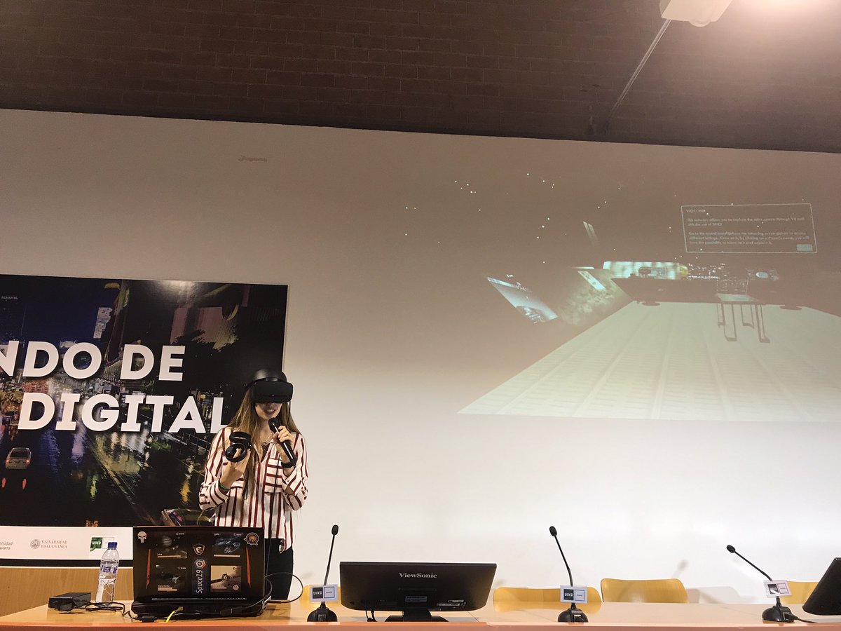 #OHT2023 <a href="/MarinadBrito/">Marina de Brito</a> de @airbus nos descubre el espacio a través del #metaverso <a href="/UNED/">UNED</a> <a href="/La_SER/">Cadena SER</a> <a href="/PRISA/">PRISA</a> <a href="/UNEDMadrid/">UNED Madrid</a> 
Sigue en directo la IV Jornada: Un mundo de fusión digital
🔗 Enlace al acto: buff.ly/42lasGg
<a href="/EducacionUNED/">Facultad de Educación de la UNED</a> <a href="/SMEMIU_UNED/">SMEMIU</a>