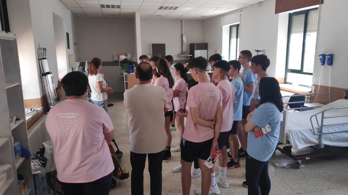 salescordoba's tweet photo. Los alumnos de 4º de ESO del Colegio Franciscanos han visitado hoy nuestro centro para informarse sobre la oferta de #CiclosFormativos de #SalesianosCórdoba y conocer la realidad de la #FormaciónProfesional

👉Ven y conócenos
https://t.co/ITSUqMntIv

#AbrimosCaminos #FPConcertada https://t.co/tiYvmk6iZV