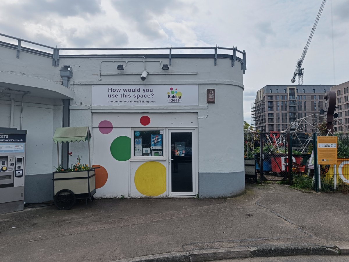 Amazing news for Tolworth station as it has been shortlisted in the World cup of Stations
Vote for Tolworth Station for the #WorldCupofStations x.com/RailDeliveryGrp 
Voting is available only on Monday, 22nd May.
<a href="/SW_Help/">SWR Help</a> <a href="/robi/">Roberto Brega</a>