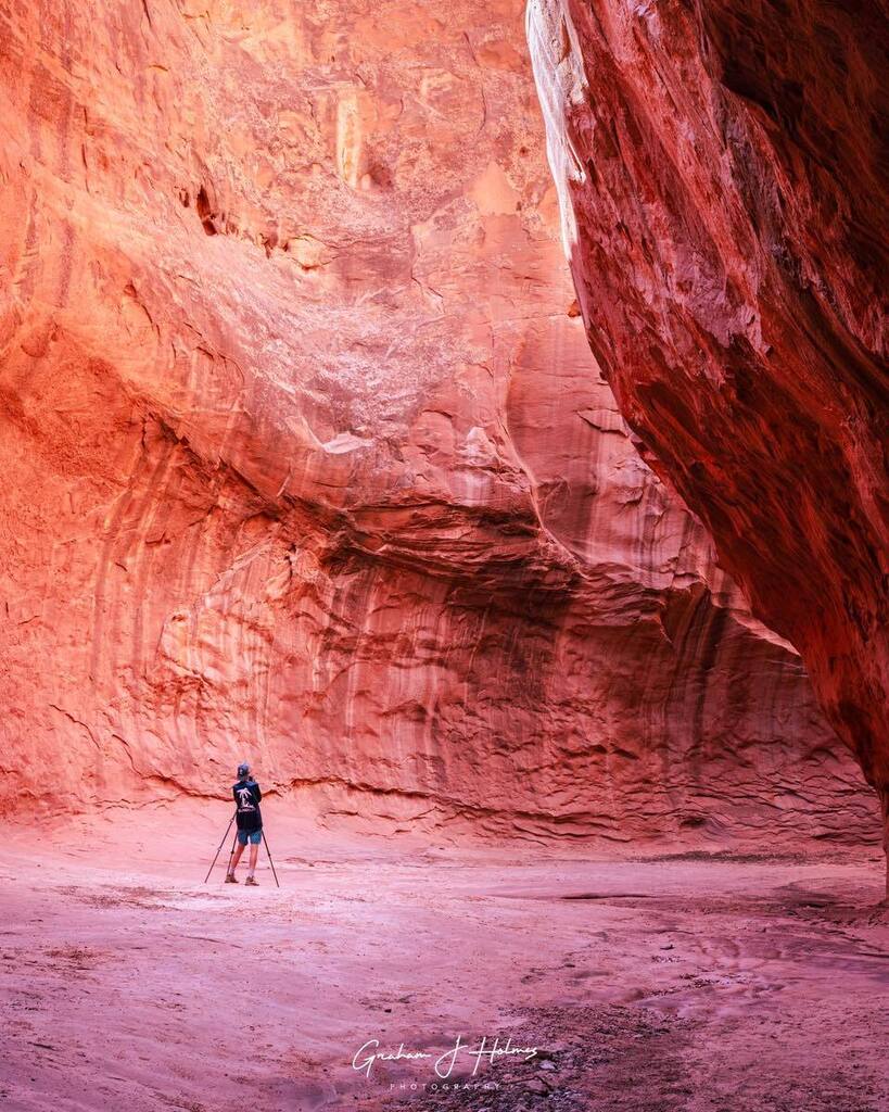 The scale of some of the Slot Canyons in Utah are immense #slotcanyons #leprechauncanyon #utah

.
.
.

#canon #canonexploreroflight #canonusa #ShotOnCanon #adventurephotography #travelphotography #adobelightroom  #california #adobe #adobeexpress 
#graham… instagr.am/p/CsZCpaWo5VY/