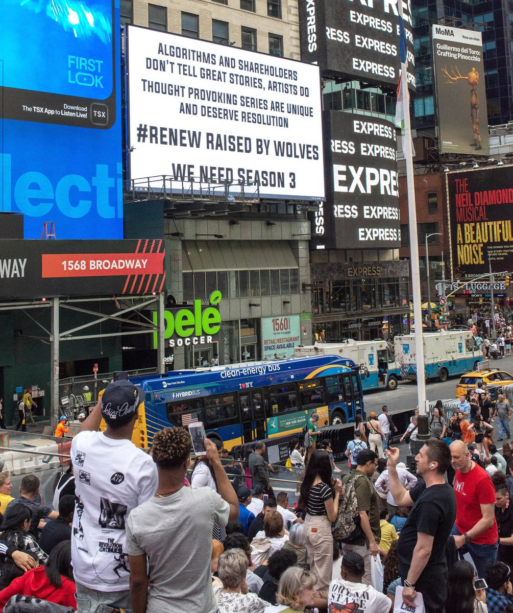 saveRBWofficial's tweet image. #RenewRaisedByWolves ON SCREEN IN TIMES SQUARE!!!🤩
Make NOISE for Raised by Wolves, this unique masterpiece must continue! Pls retweet and reply with our hashtag.
@primevideo @peacock @appletv @starz @showtime @paramountplus @hulu @amcplus @netflix @JSalke @thomasryan @2Earley