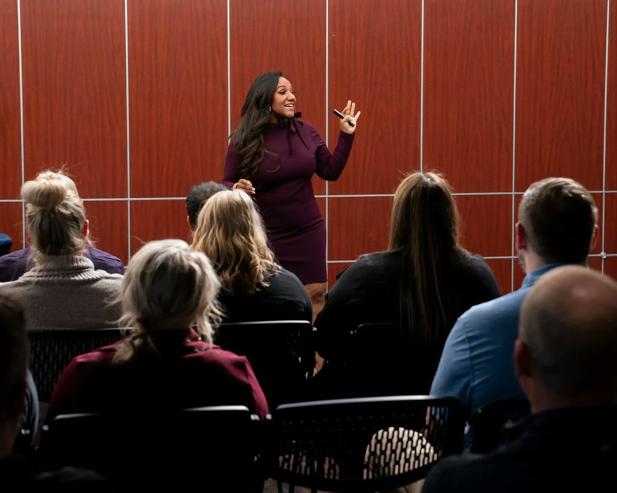 Inclusive workplaces are evolving. @StephanieCreary's idea of belonging resonates: making everyone feel part of the conversation. High-trust relationships thrive when everyone engages. Let's grow together! #InclusionMatters #DEIB 💜🧠 buff.ly/42Y0UkF