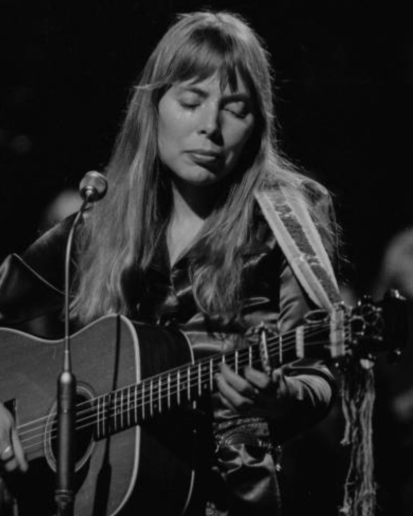 jonimitchell tweet picture