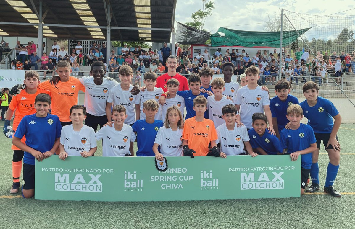 SpringCupChiva's tweet image. Estamos muy contentos de haber podido contar con la colaboración de uno de nuestros patrocinadores de partidos 🔝 de esta edición: @Maxcolchon 

¡Gracias por el apoyo dentro y fuera del campo! ⚽️💥