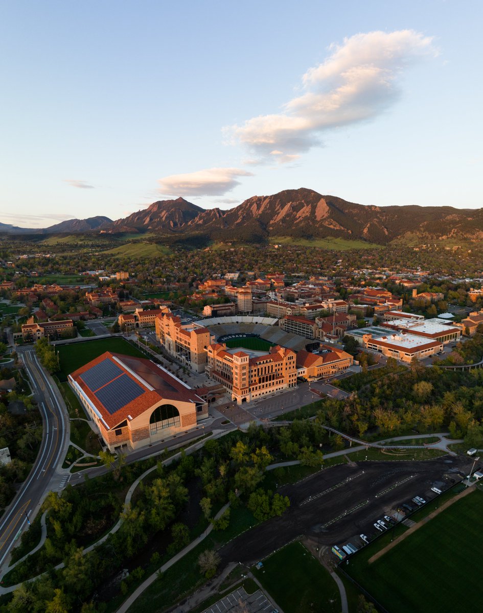 Where the Buffaloes roam 🦬

📸 <a href="/coastlessCO/">Coastless Media</a>

#GoBuffs