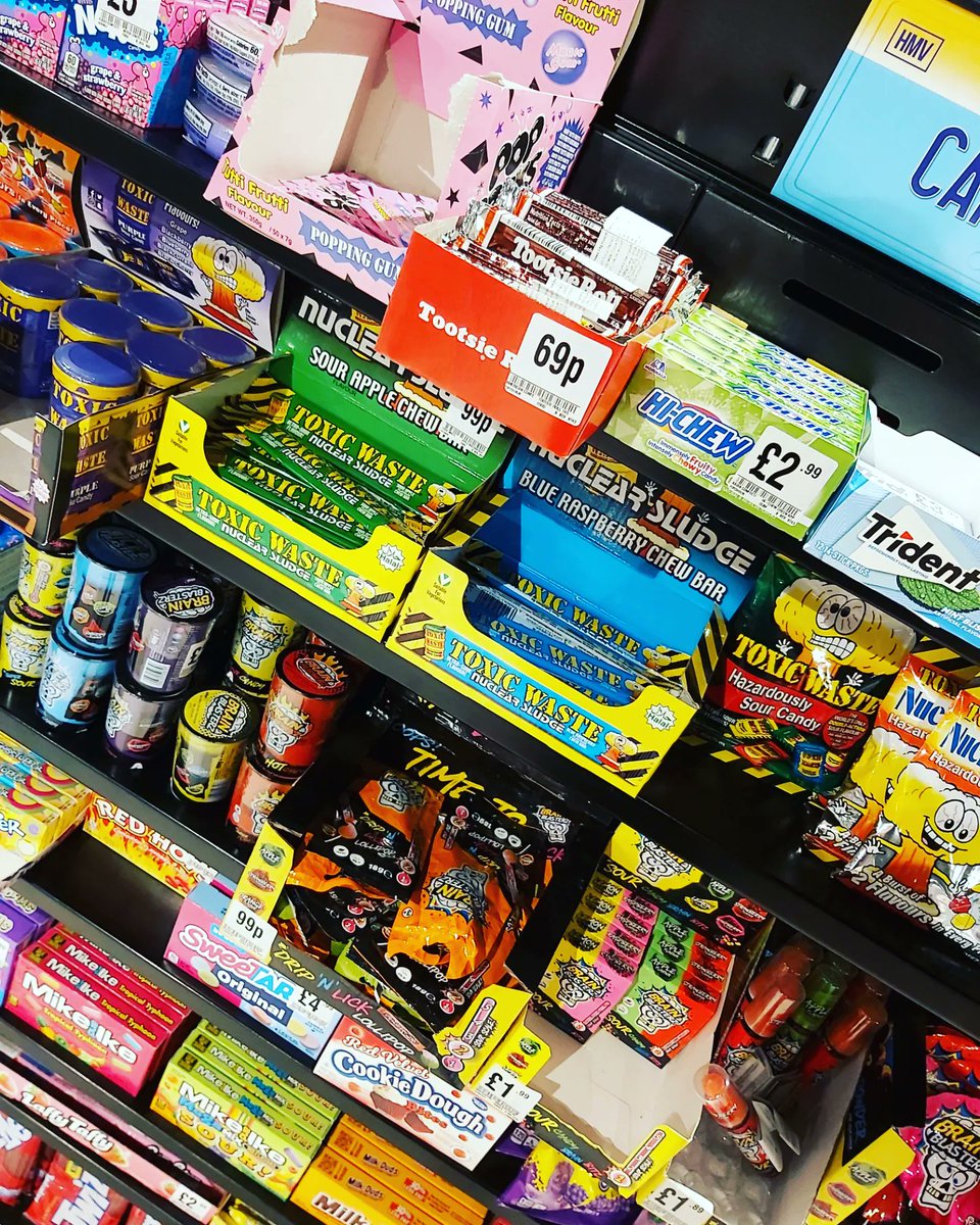 hmvIpswich's tweet photo. We've had a HUGE delivery of American sweets arrive. There's lots of well known names like Moon Pies, Junior Mints, Kool-Aid, Slush Puppie, Gatorade &amp; more 
#AmericanSweets 
#TastyTreats 
#HighStreet https://t.co/MbC9en82md