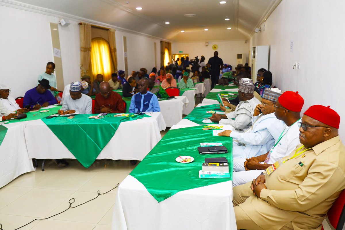 natpopcom's tweet photo. Breakfast meeting with the Media Executives on the 2023 Population and Housing Census held at Reiz Continental Hotel, Abuja today, 18th May 2023. https://t.co/5SWFN7Q8K6