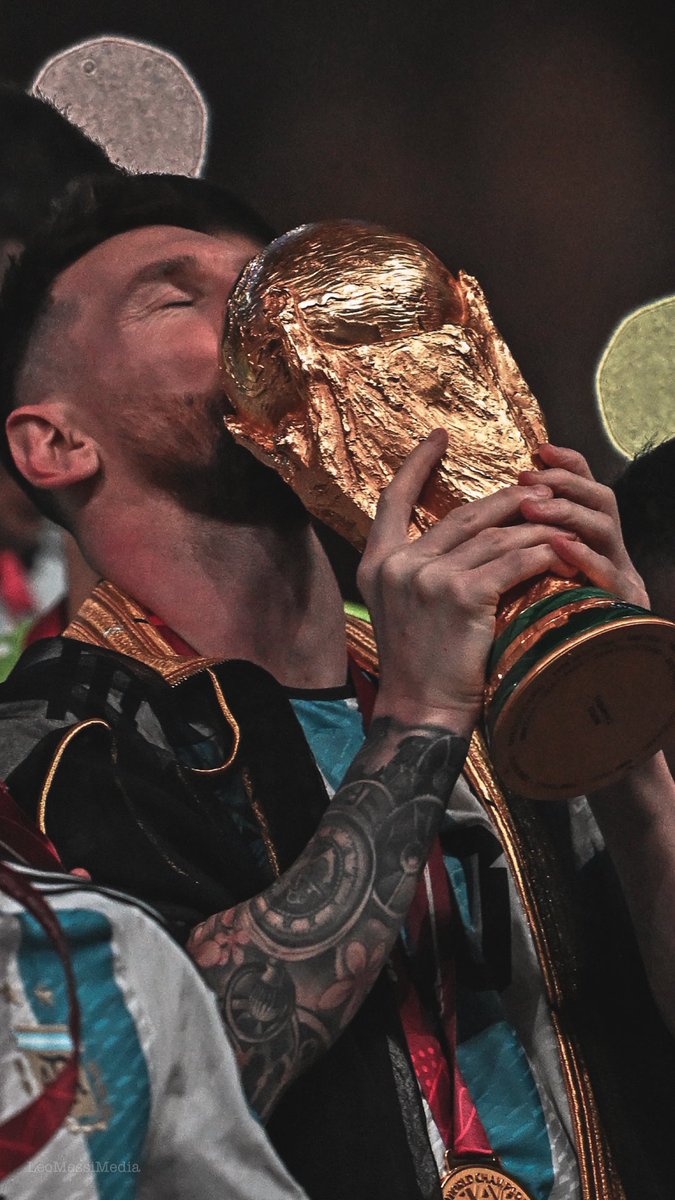 5 months ago football won 🐐