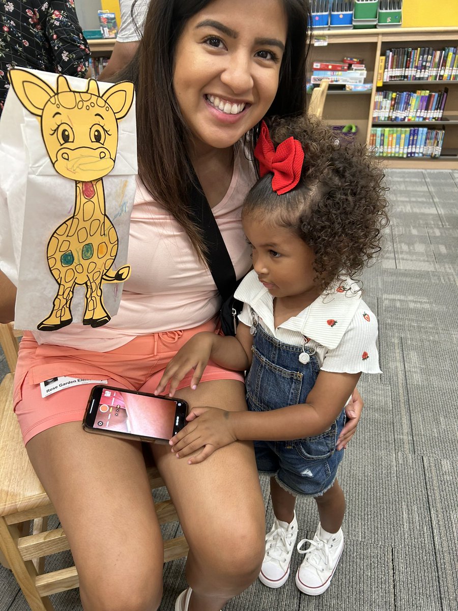RGEOwlLibrary's tweet photo. Today @RoseGardenElem hosted future Owls for a storytime! We read Giraffes Can’t Dance and then made a giraffe puppet to take home. @SCUCISD https://t.co/Jcr8c38kNc